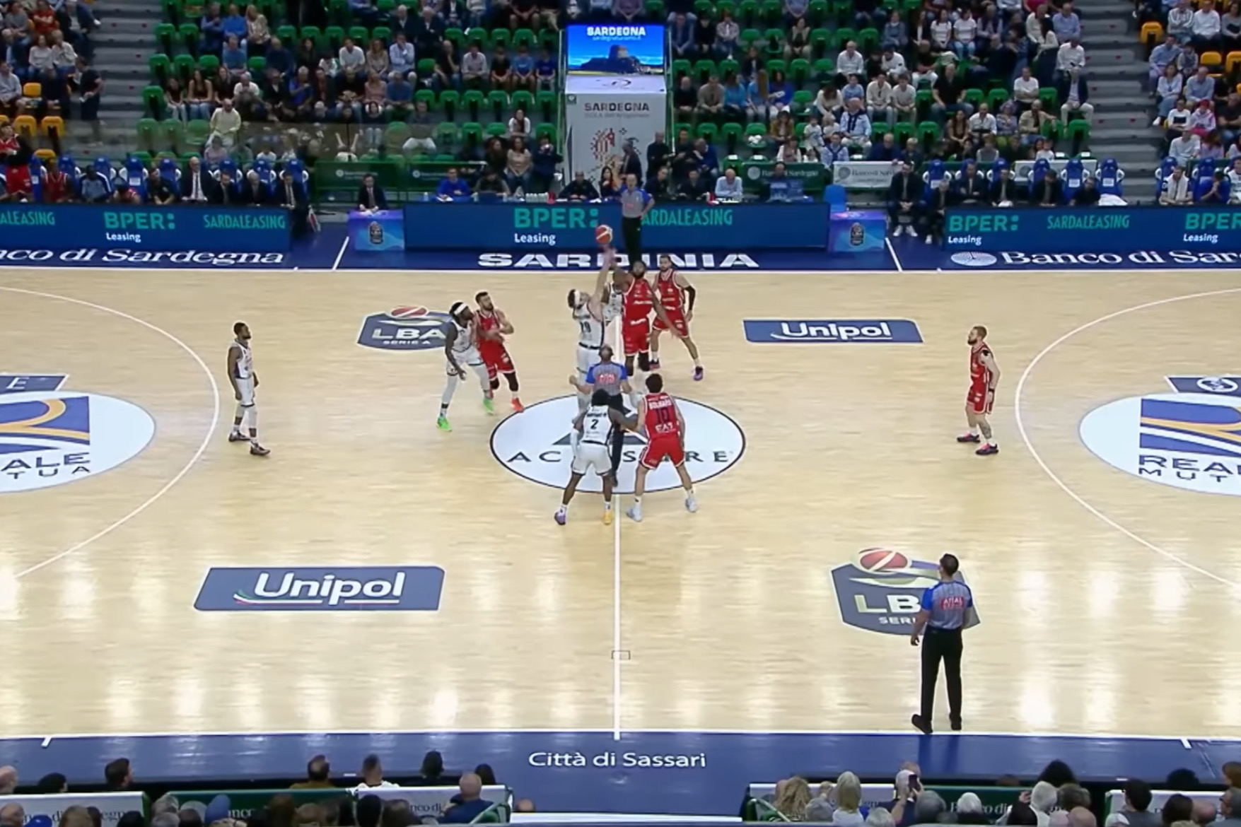 Dinamo Sassari gioca in casa contro l'Olimpia Milano (2025/26)